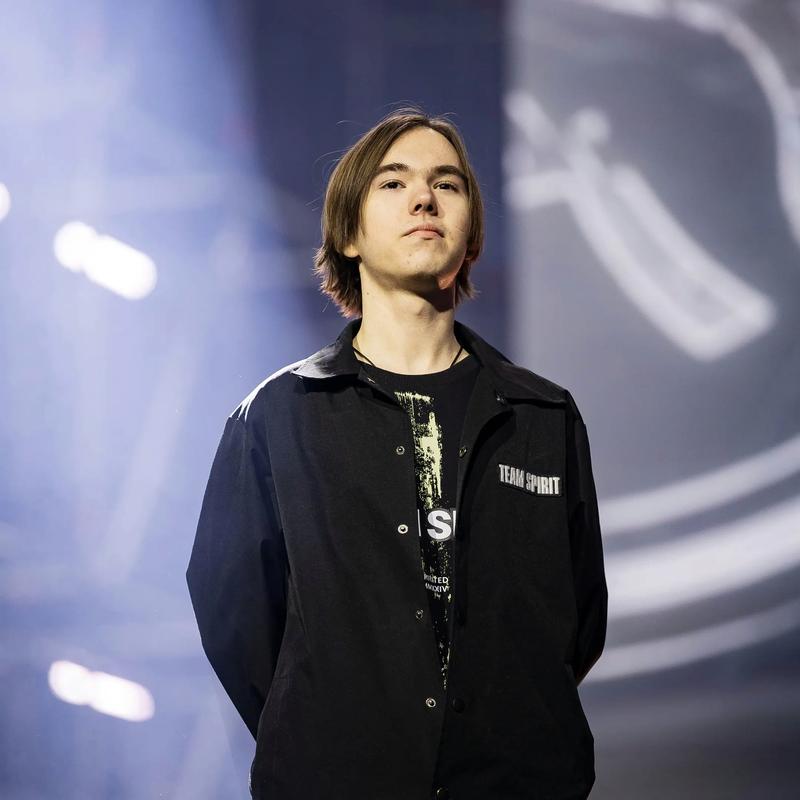 LNG超大牌选手官宣离队，全联盟恐怕都要来抢一下