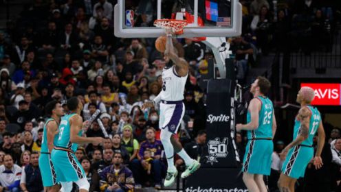 在攻防两端 在攻防两端